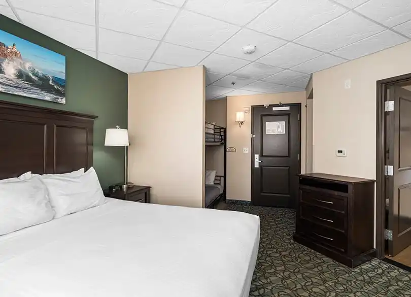 Single Queen Bunk Room